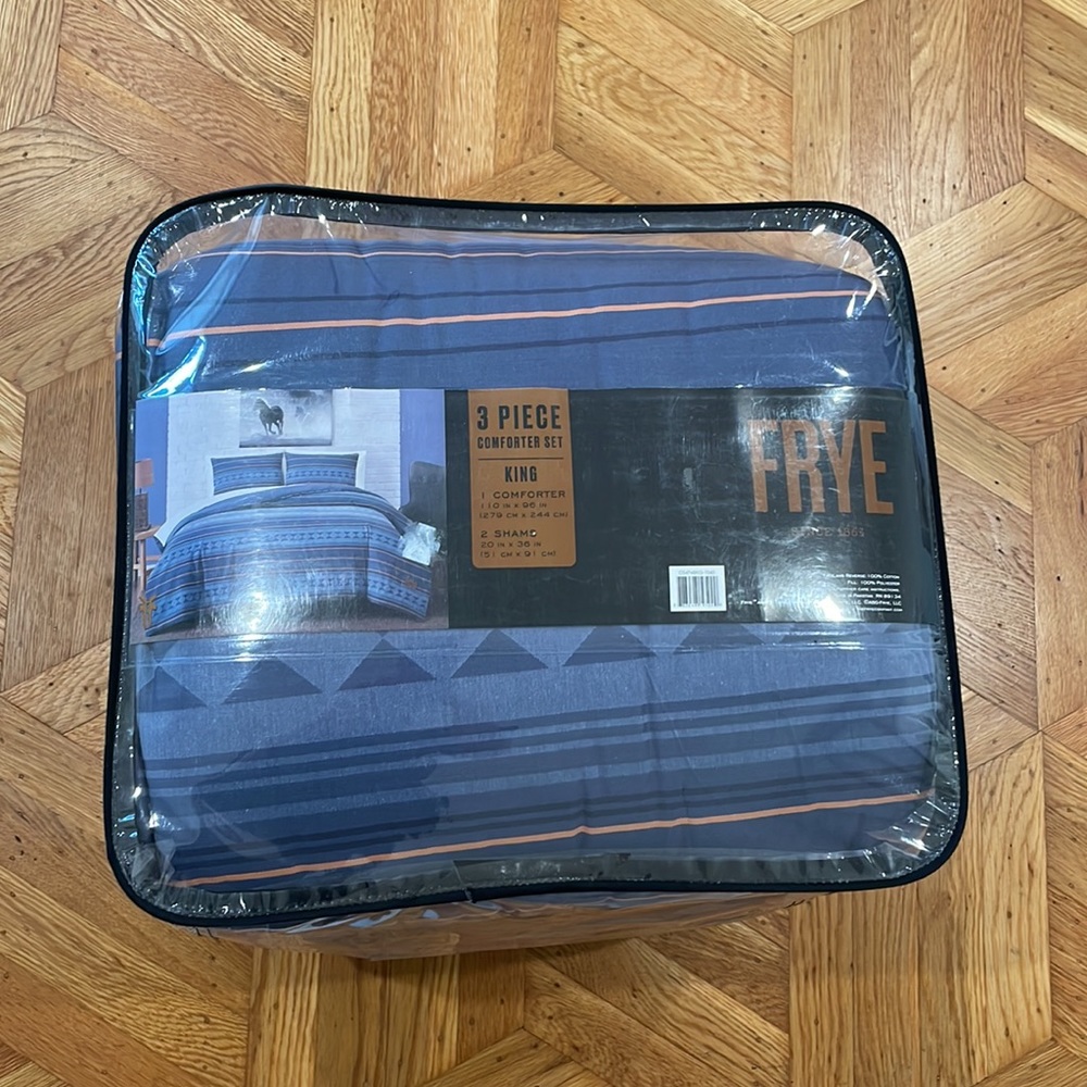 Frye 3 piece bedding King size Comforter set - Picture 5 of 9